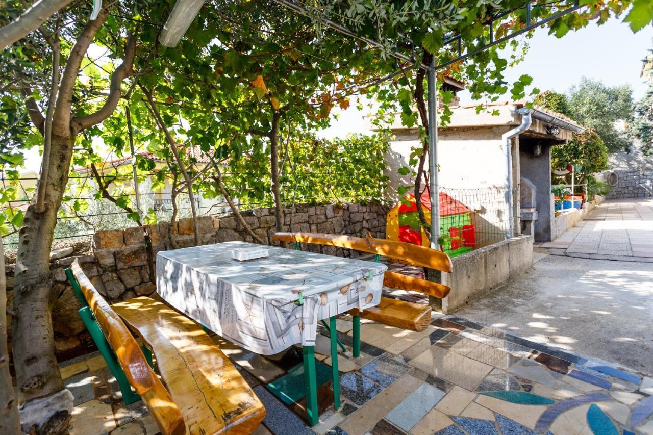 Apartments With A Parking Space Kornic, Krk - 5306 외부 사진