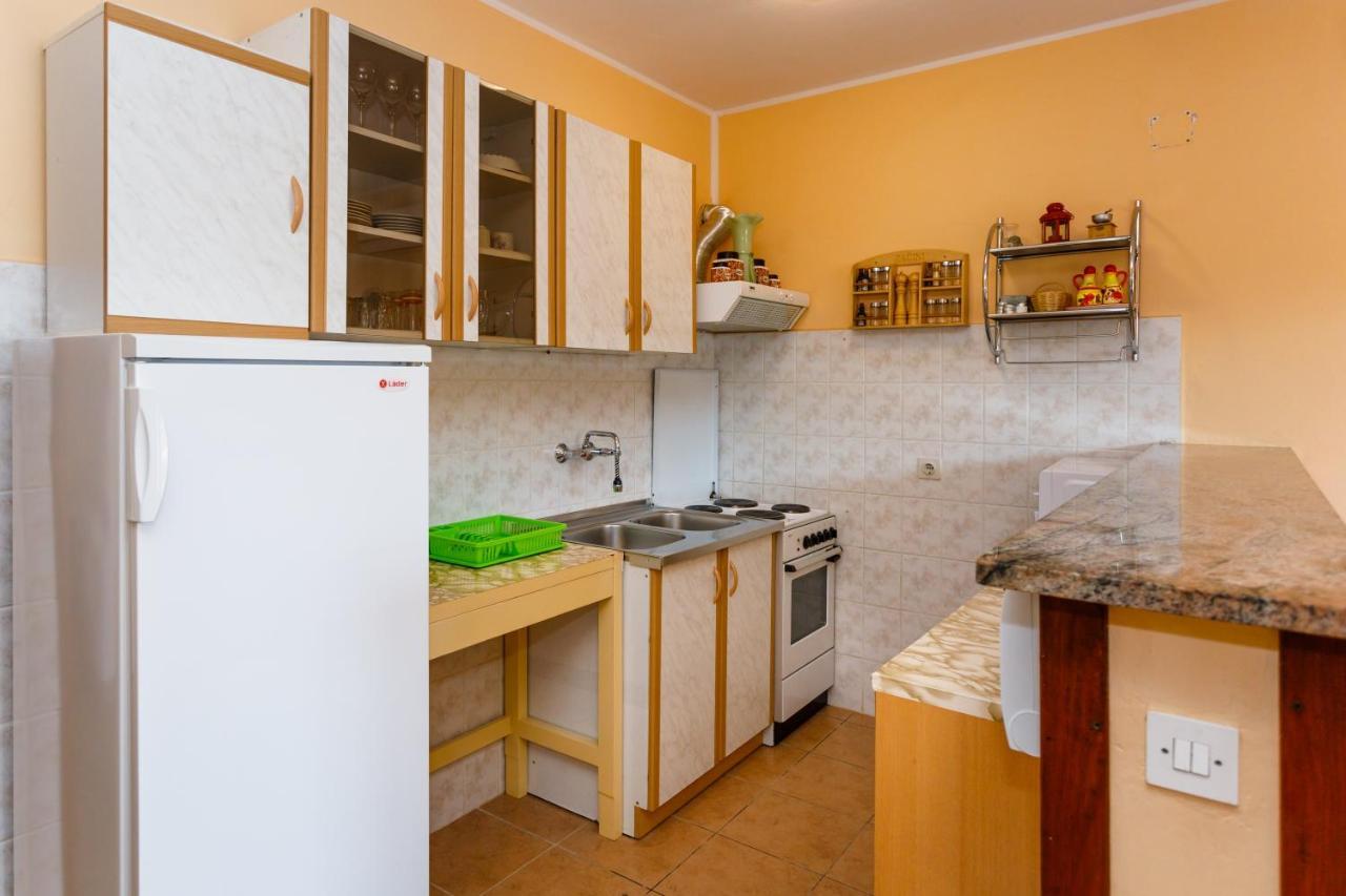 Apartments With A Parking Space Kornic, Krk - 5306 외부 사진