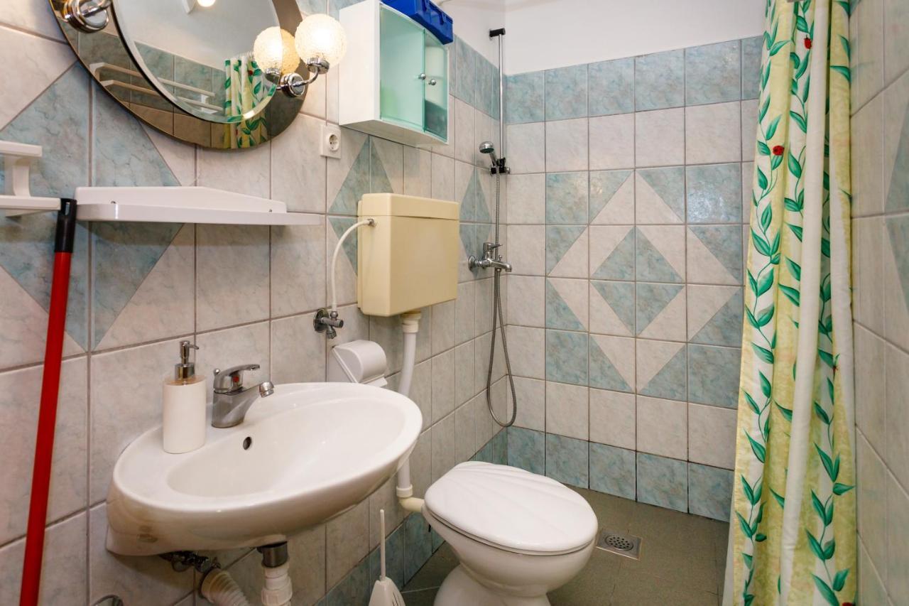 Apartments With A Parking Space Kornic, Krk - 5306 외부 사진