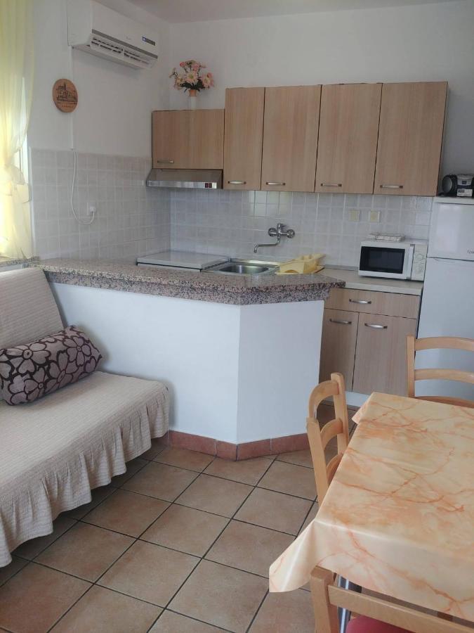 Apartments With A Parking Space Kornic, Krk - 5306 외부 사진
